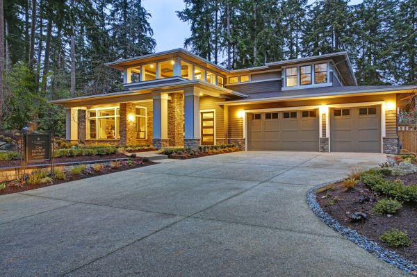Attached Garage Building